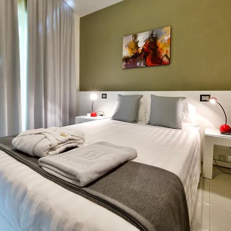 Monaco Suites Hotel Lignano Sabbiadoro Bilik gambar