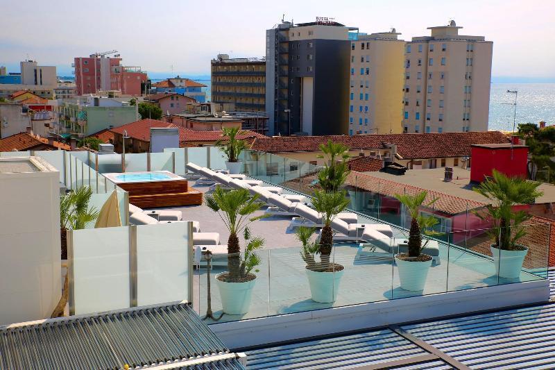 Monaco Suites Hotel Lignano Sabbiadoro Luaran gambar