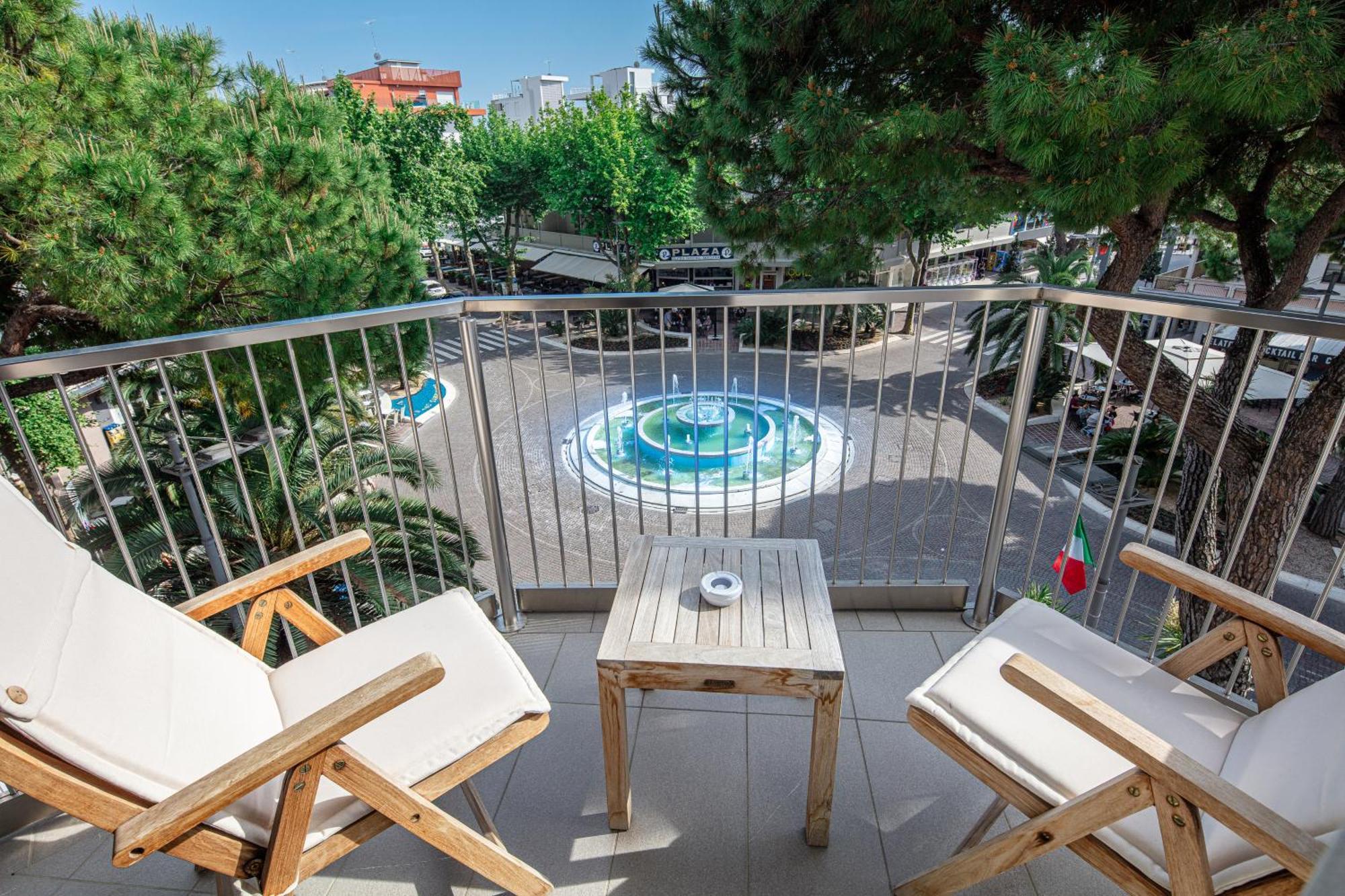 Monaco Suites Hotel Lignano Sabbiadoro Bilik gambar
