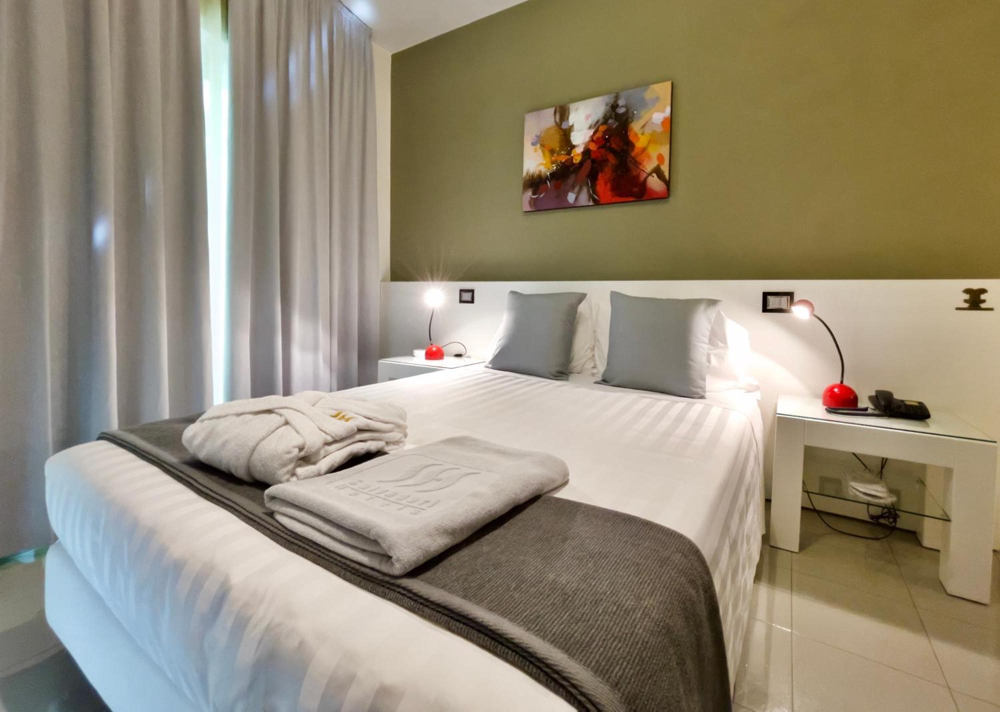 Monaco Suites Hotel Lignano Sabbiadoro Bilik gambar